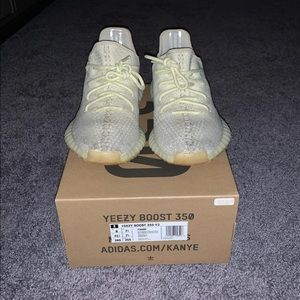Yeezy Boost 350 V2